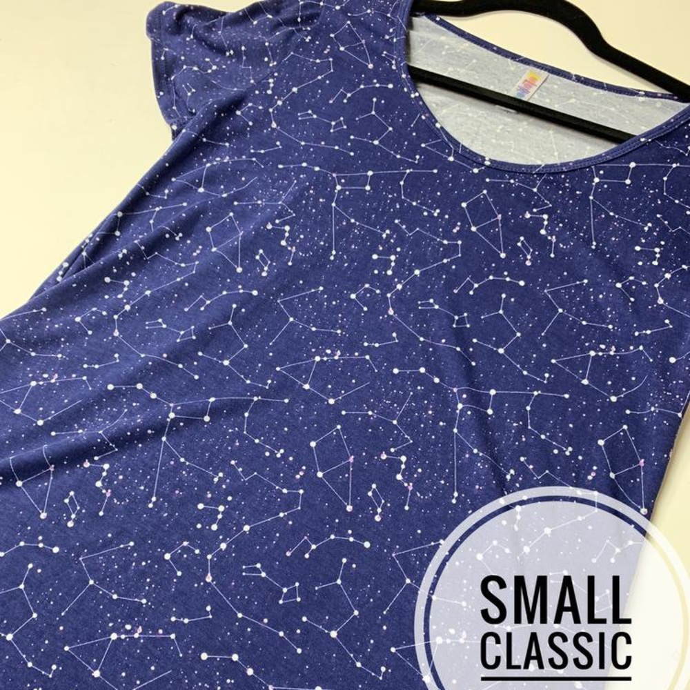 BNWT Lularoe Classic Tee